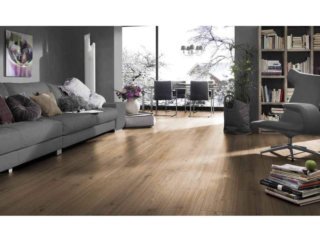 Stratifié Chêne Phalsbourg D3073 Robusto Plancher Au Format De Lames Larges à L'ancienne 3 Stratifié Chêne Phalsbourg D3073 Robusto Plancher Au Format De Lames Larges à L'ancienne – Image 3