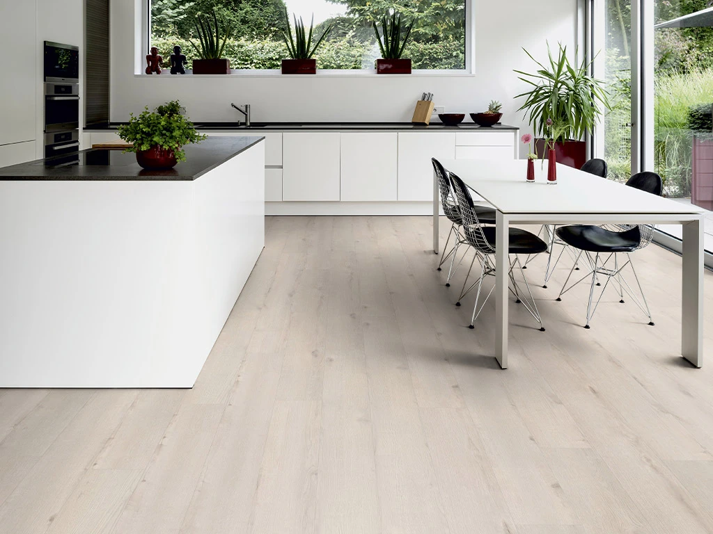 Sol En Vinyle Design Chêne Comfort Gdansk D08 Au Format De Lames Larges à L'ancienne 3 Sol En Vinyle Design Chêne Comfort Gdansk D08 Au Format De Lames Larges à L'ancienne – Image 3